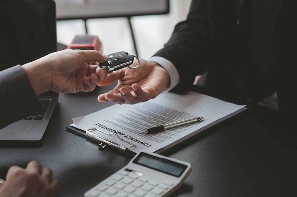 Se promener à Avignon : guide complet sur la location de voiture